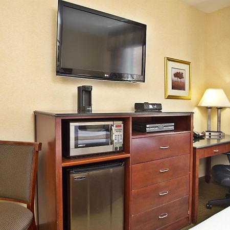 Best Western Plus Arena Hotel New York Ngoại thất bức ảnh