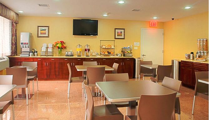 Best Western Plus Arena Hotel New York Ngoại thất bức ảnh