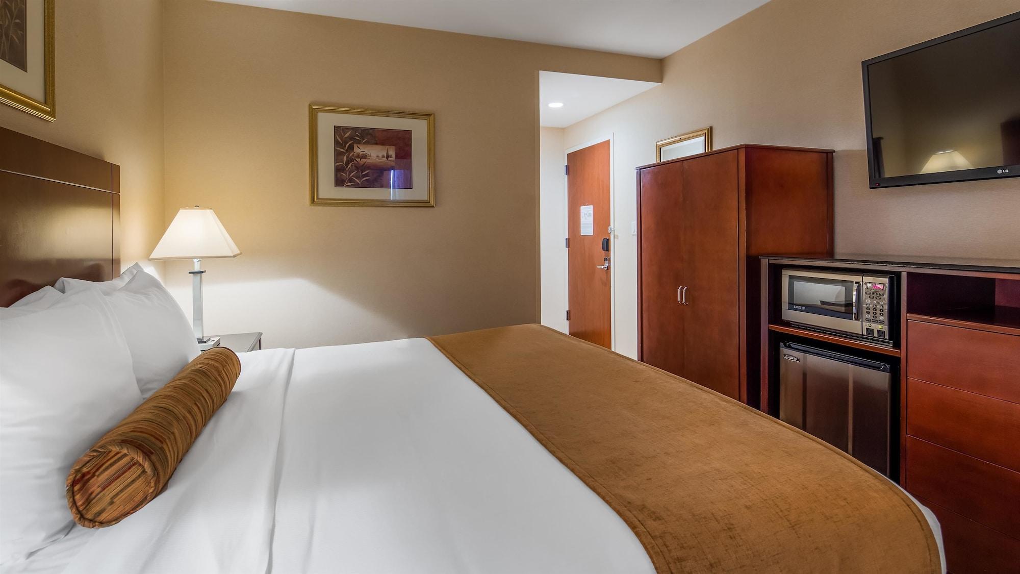 Best Western Plus Arena Hotel New York Ngoại thất bức ảnh