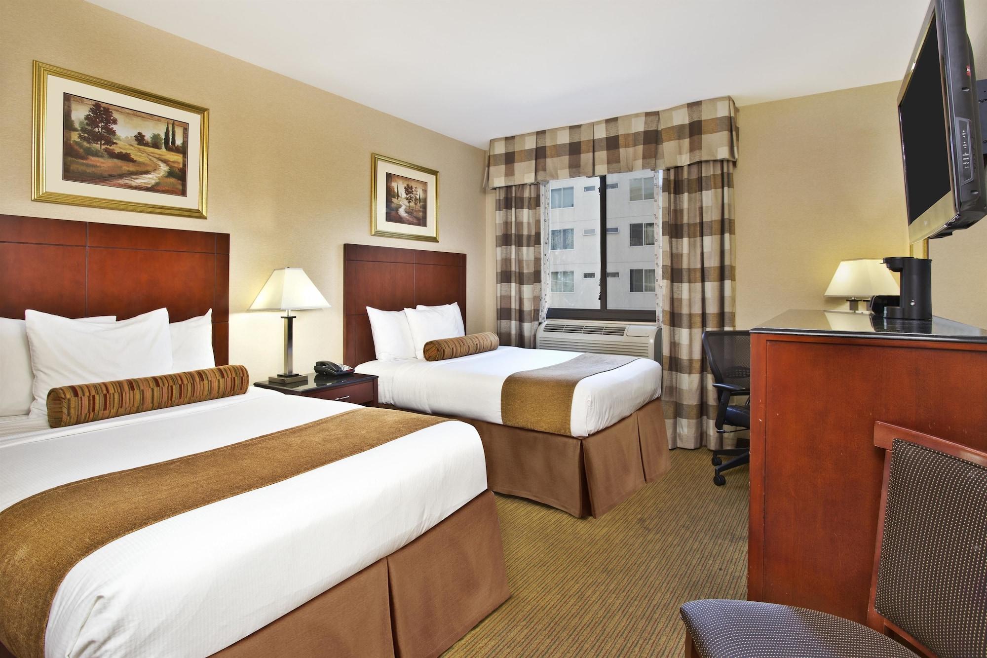 Best Western Plus Arena Hotel New York Ngoại thất bức ảnh