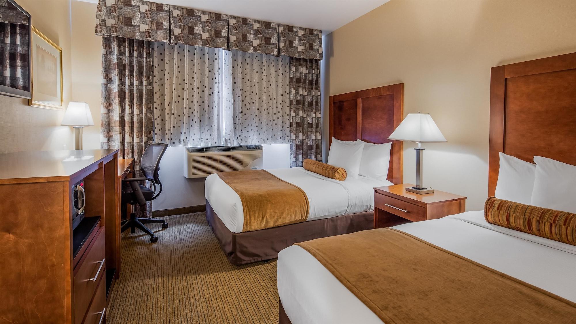 Best Western Plus Arena Hotel New York Ngoại thất bức ảnh